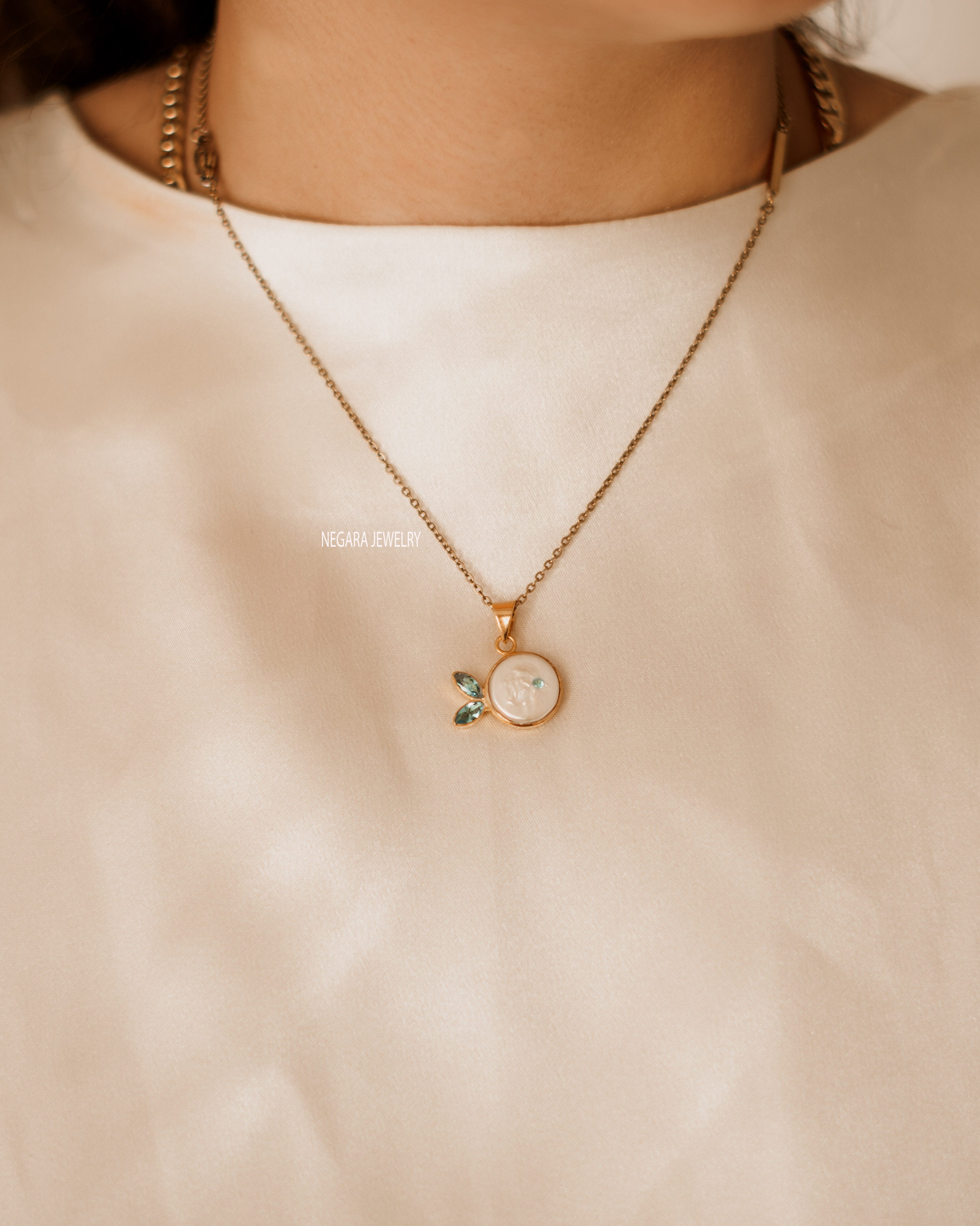 گردنبند نقره ماهی با صدف طبیعی